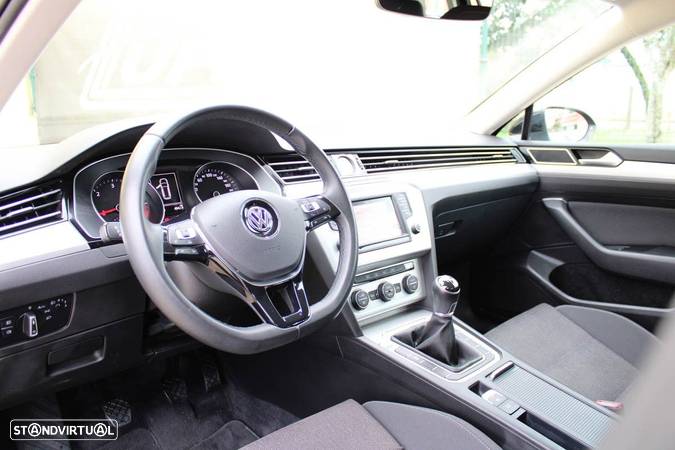 VW Passat Variant 1.6 TDI Confortline - 22