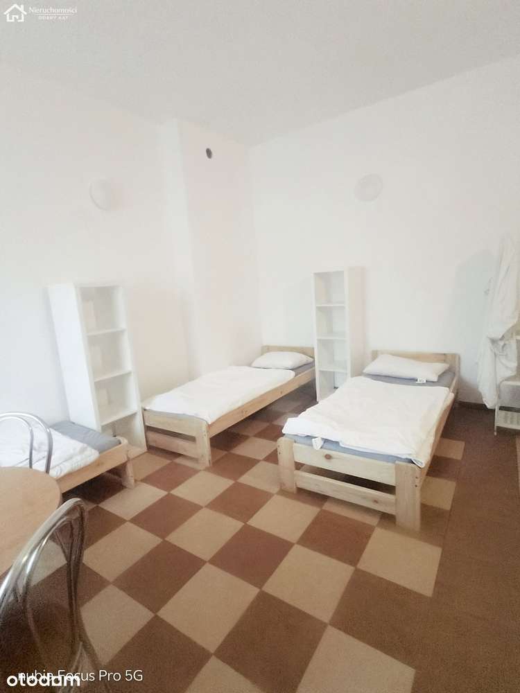 Dom -  idealny zarówno do zamieszkania, jak i prow-9