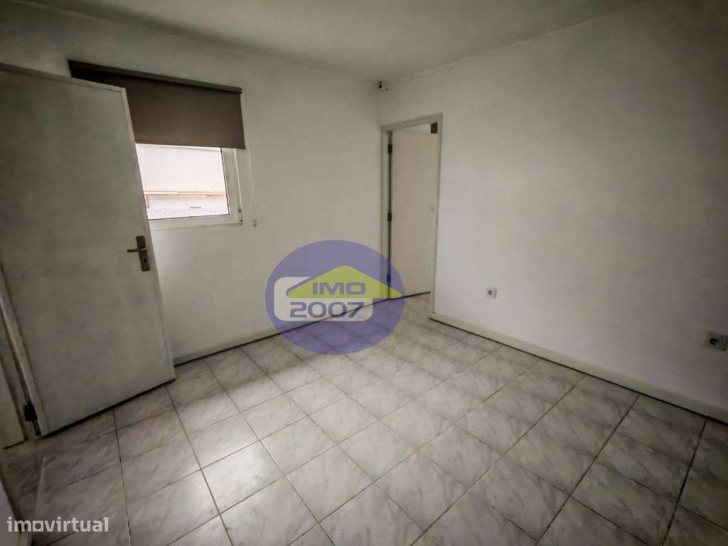 Moradia com 3 frações independentes-35