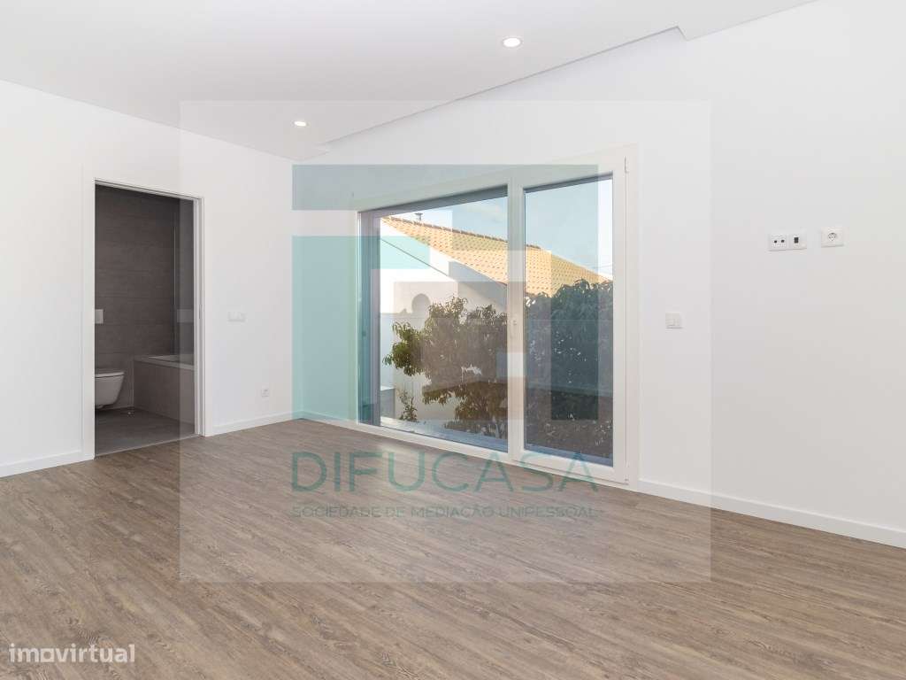 Moradia Geminada T3 + escritorio-25