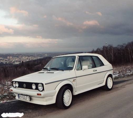 Volkswagen Golf 1.8 GTI - 1