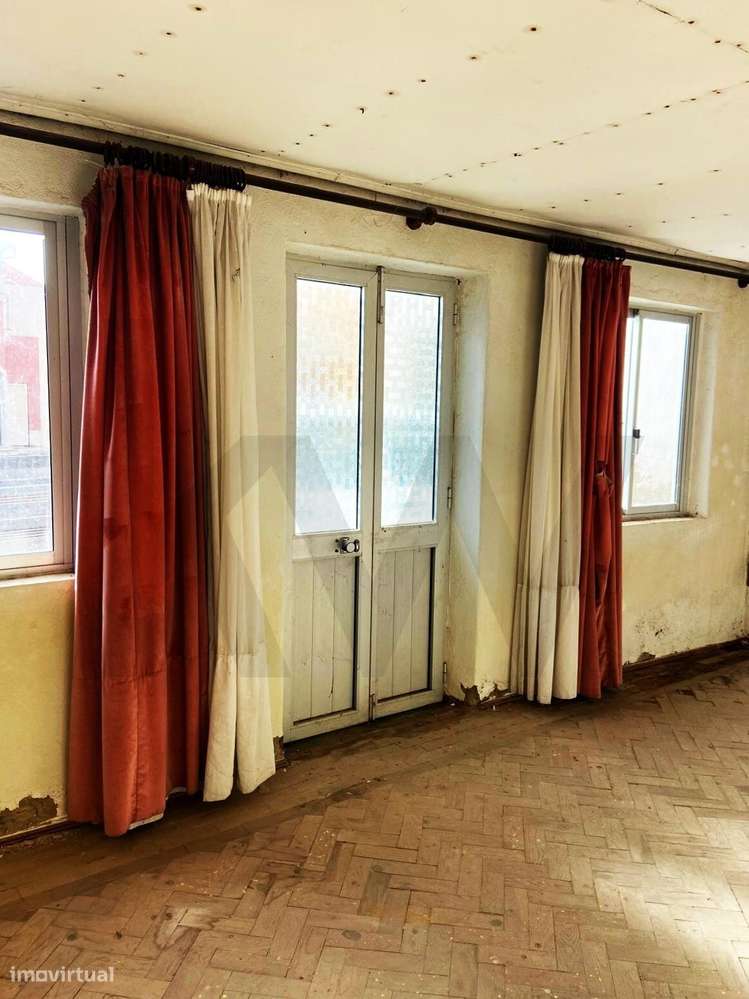 Oportunidade Única: Casa com Alma e Potencial Fabuloso na Labrugeira - Grande imagem: 5/28