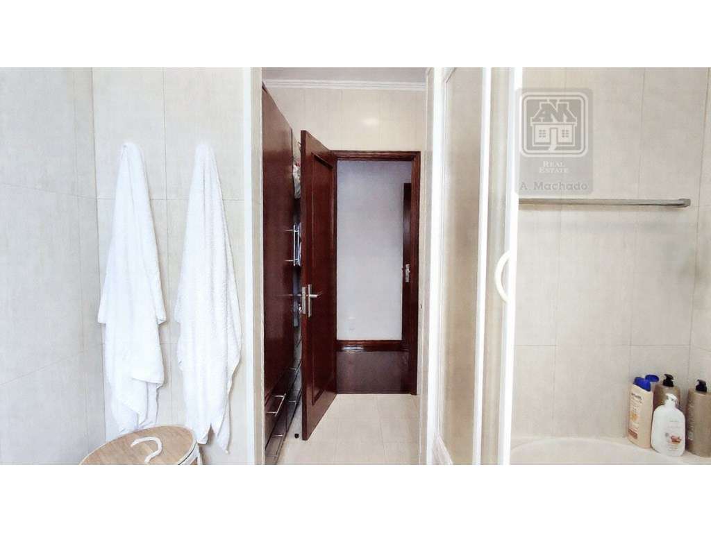 VENDA de MORADIA - VIVENDA com alojamento local e piscina - Fenais ...-36