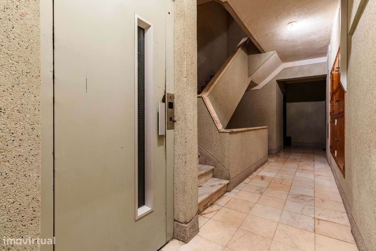 Apartamento T2 c/ Varanda no Casal do Cotão, Sintra-3