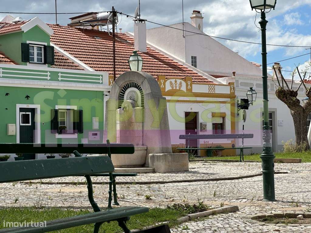 Moradia T2 + Espaço Comercial - CANHA-13