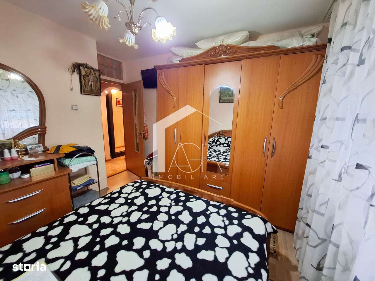 Apartament cu 3 camere, decomandat, zona Mihai Bravu-7