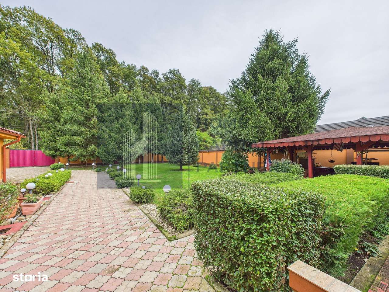 VILĂ CONTEMPORANĂ ÎN SNAGOV – 575 mp utili, teren 1.417 mp - Imagine principală: 5/20