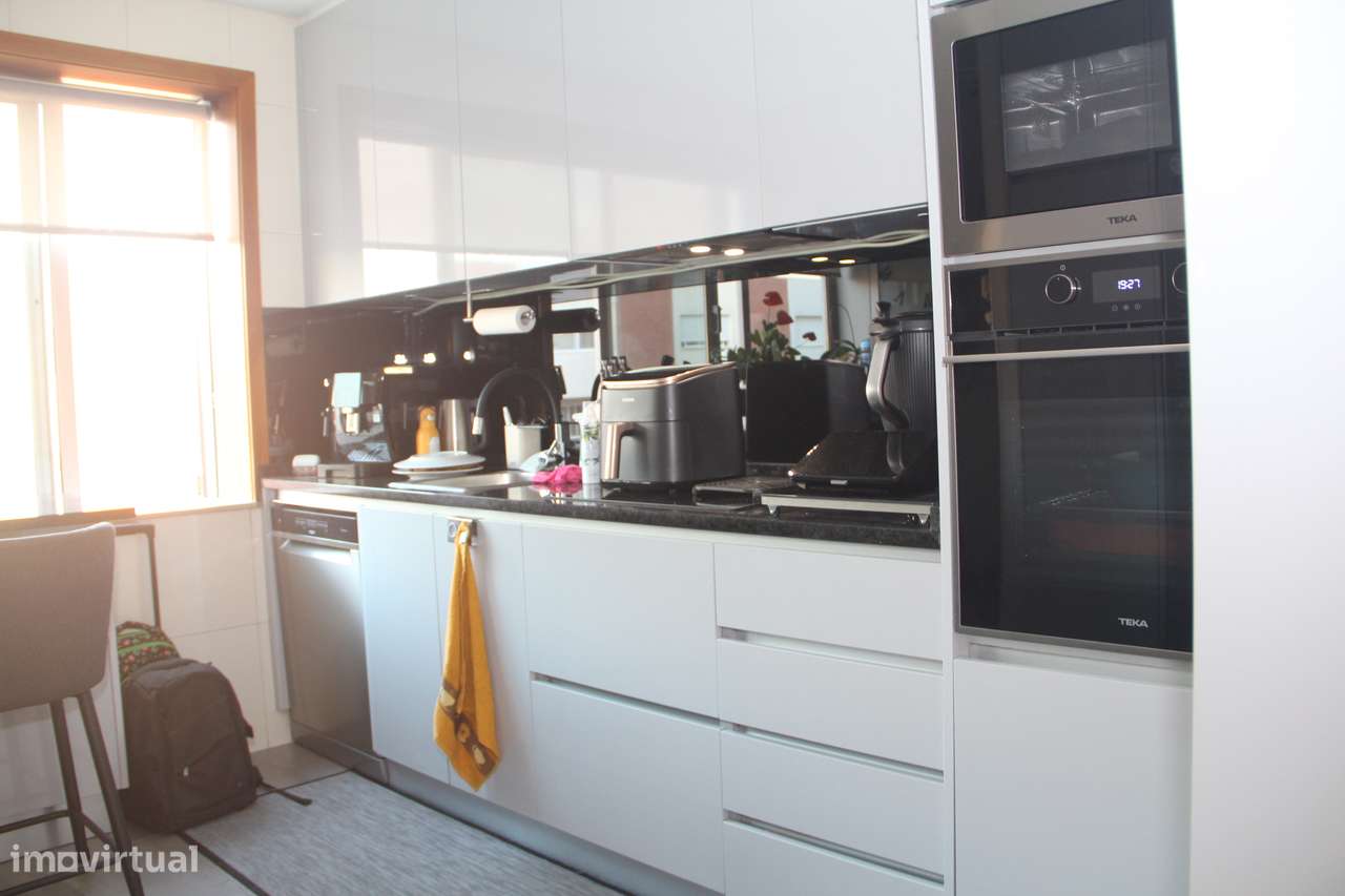 Apartamento T3 com 2 frentes na Maia-4