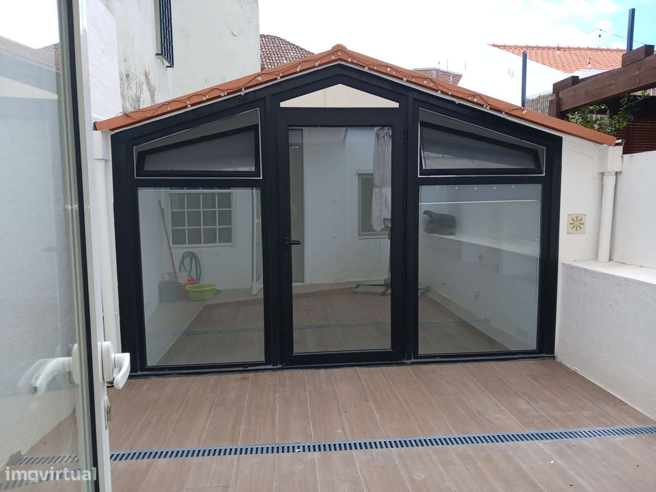 T2+1 Remodelado com Logradouro no Centro de Oeiras-16
