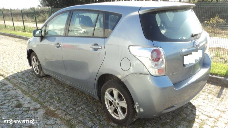 Toyota Verso 2.0 D-4D 2009 - Para Peças - 6