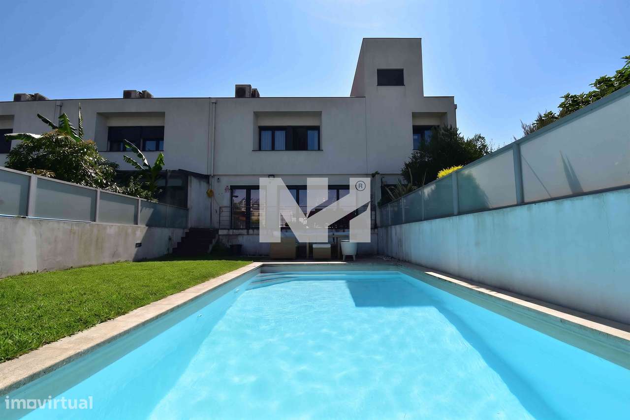 Moradia T4 Contemporânea | 4 Suites | C/ Piscina-0