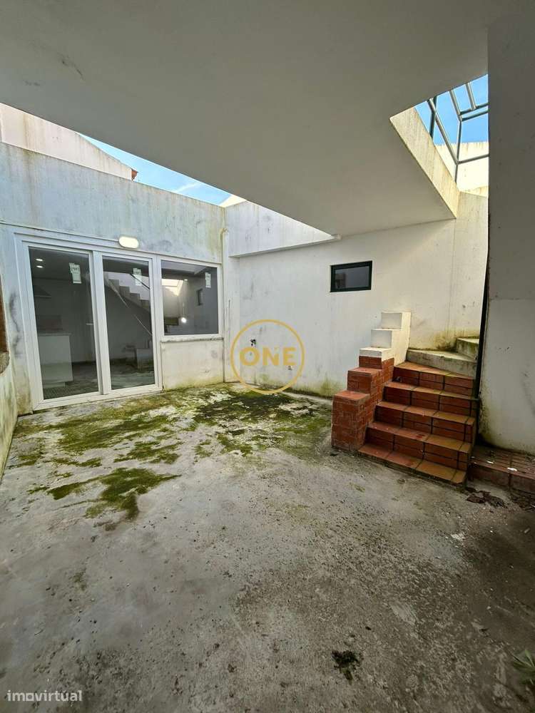 Excelente Moradia T5 em Salvaterra de Magos-23