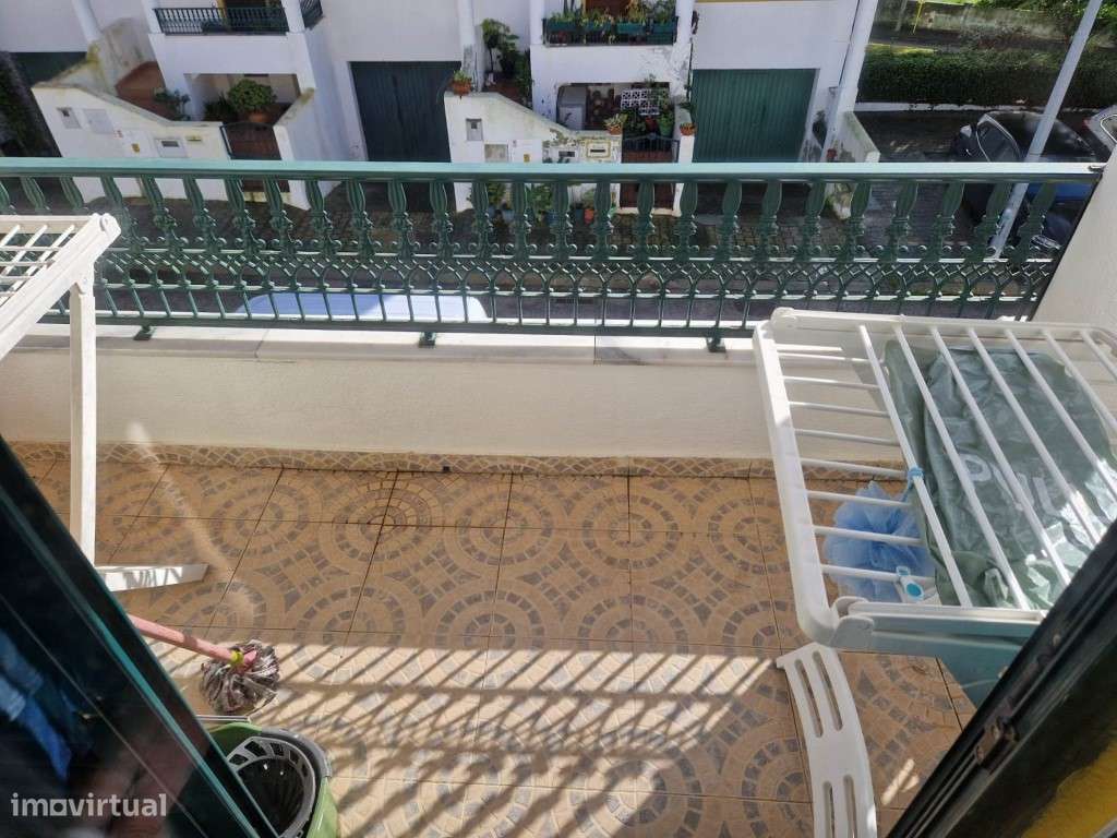 Moradia de 3 Pisos Com Garagem e Aproveitamento de Sótão-15