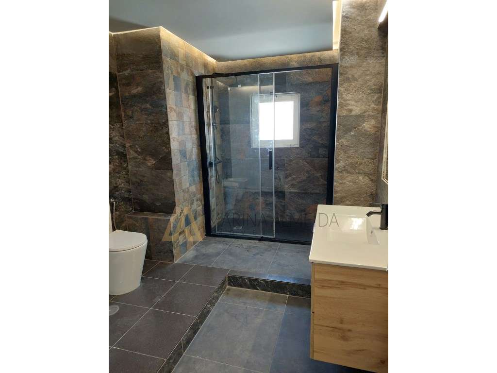 Moradia t4 com 2 pisos ( 5 assoalhadas), com 228m2, Piscina aquecid...-24