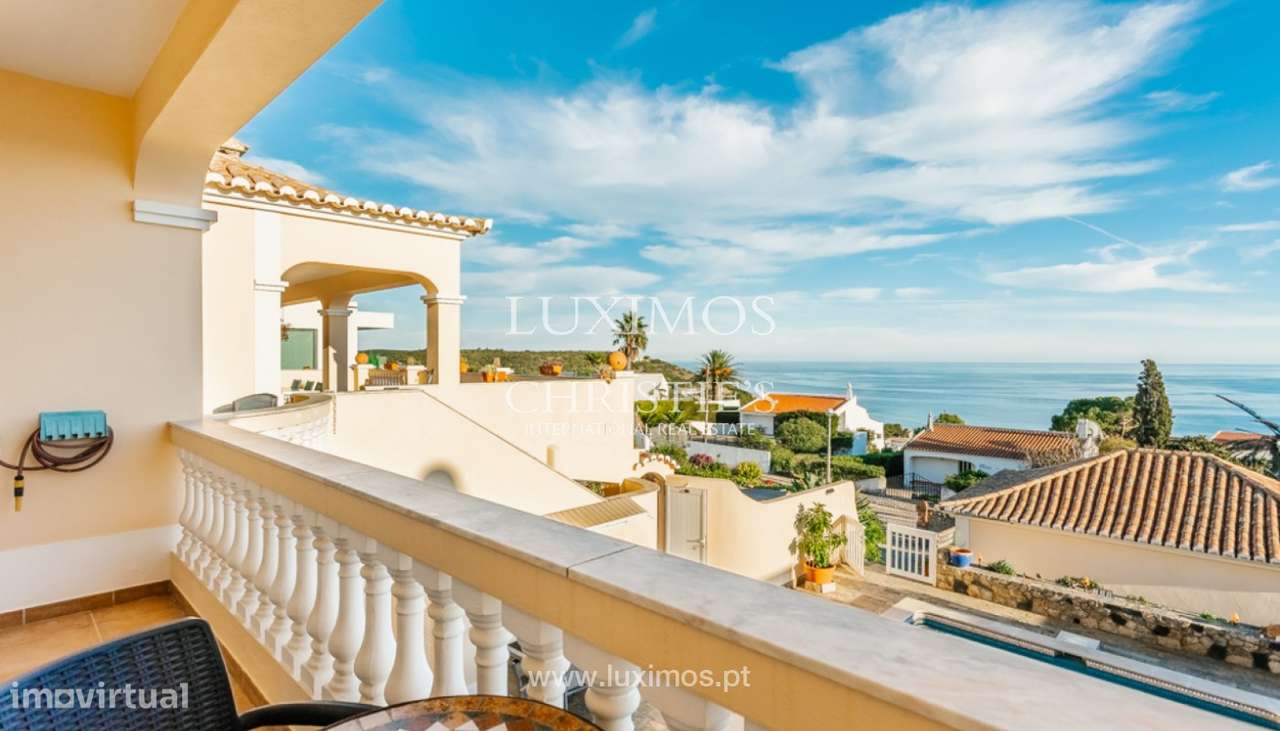 Moradia com piscina e garagem para venda em Salema, Algarve-19