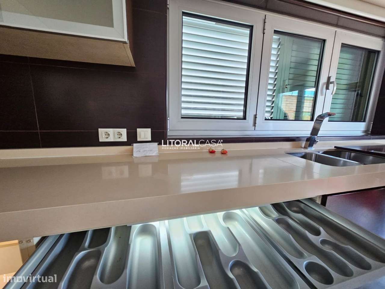 Moradia Isolada | 4 suites - Grande imagem: 3/60