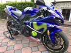 Yamaha R1 - 8