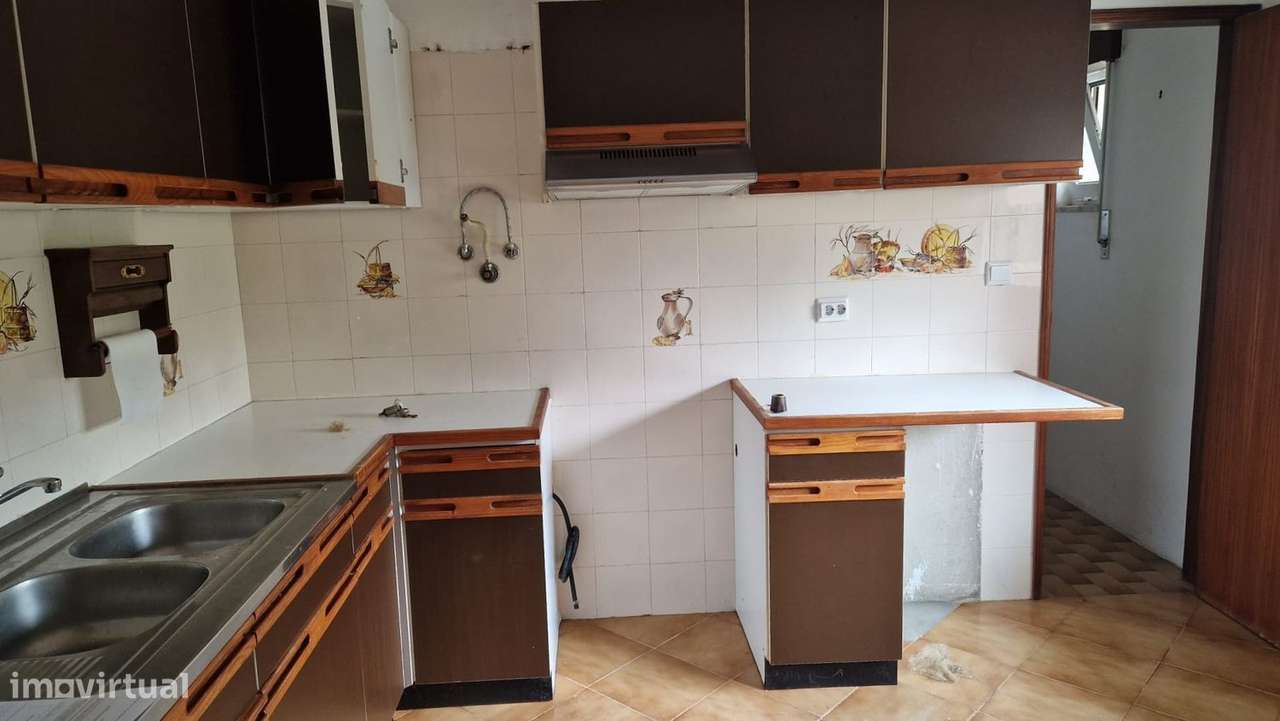 T4 Com Excelentes áreas - Situado em zona tranquila - Grande imagem: 5/23