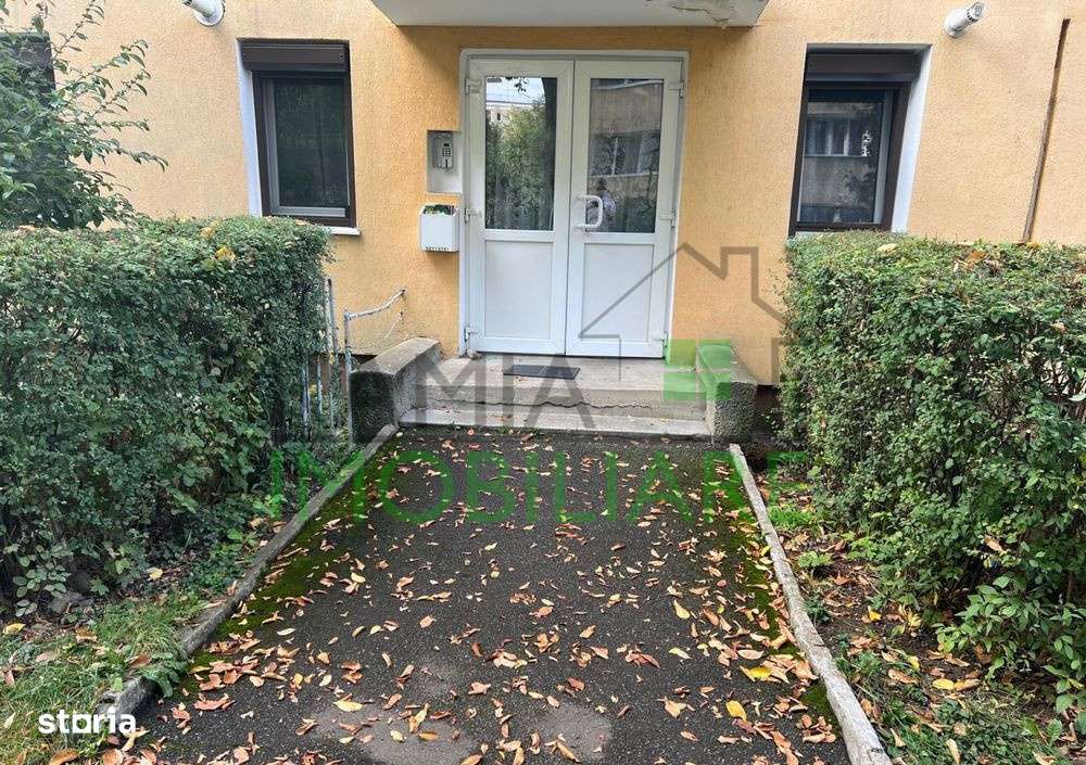 Apartament 3 Camere,  Etaj 2/4 – Astra Planete, Necesita Renovare-0