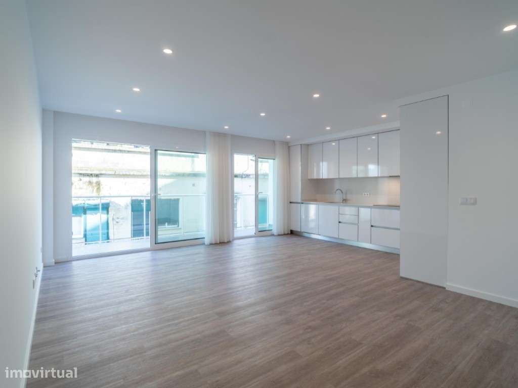 Viva junto ao mar: T2 com garagem e varanda a dois passos da praia,... - Grande imagem: 5/42