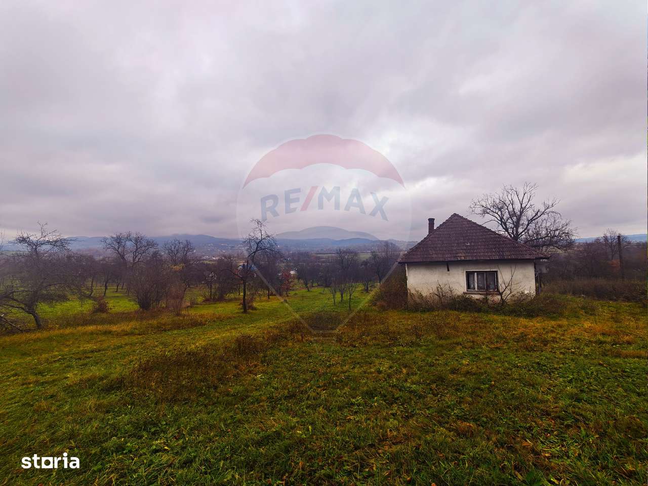 Teren de vânzare Unguraș cu priveliște si anexe - Imagine principală: 3/12