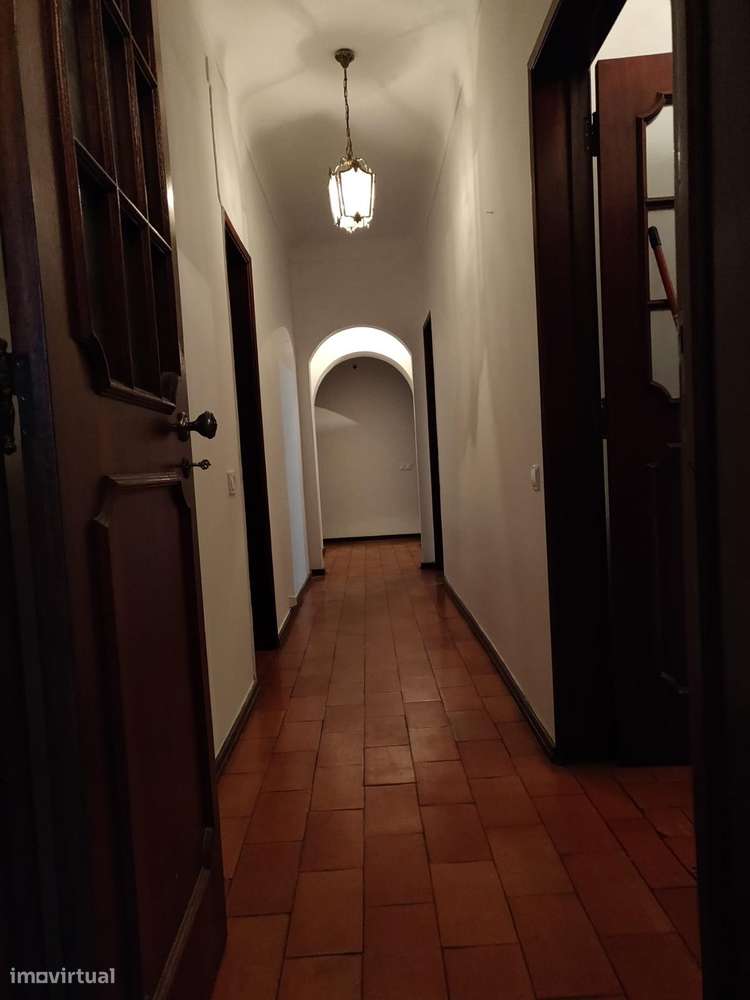 Moradia T5 com 2 Cadernetas + 3 Utilizações Independentes | Loures.-9