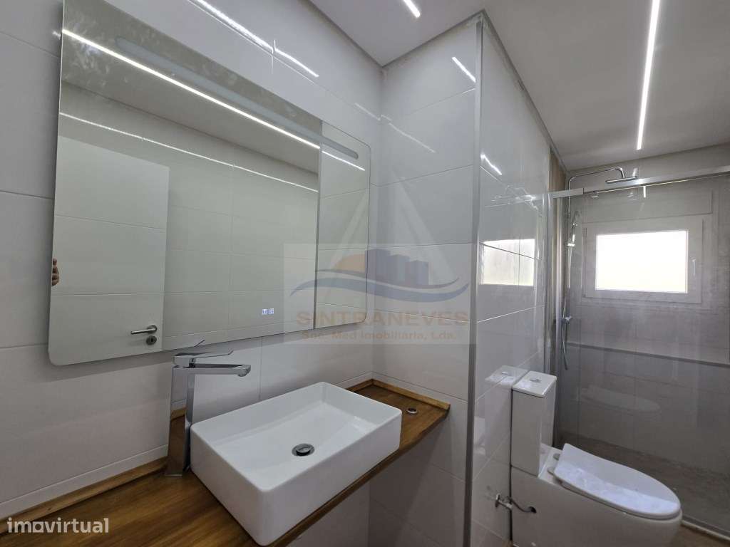 T3 Junto á Urbanização Vila Chã, com 2 WCS e Varandas - Totalmente ...-12