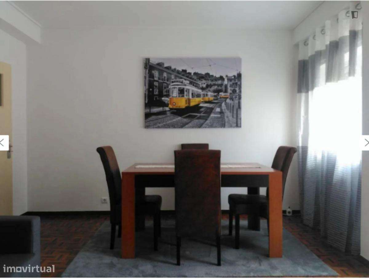 Quarto - localizado em Baixa Coimbra - Grande imagem: 4/10