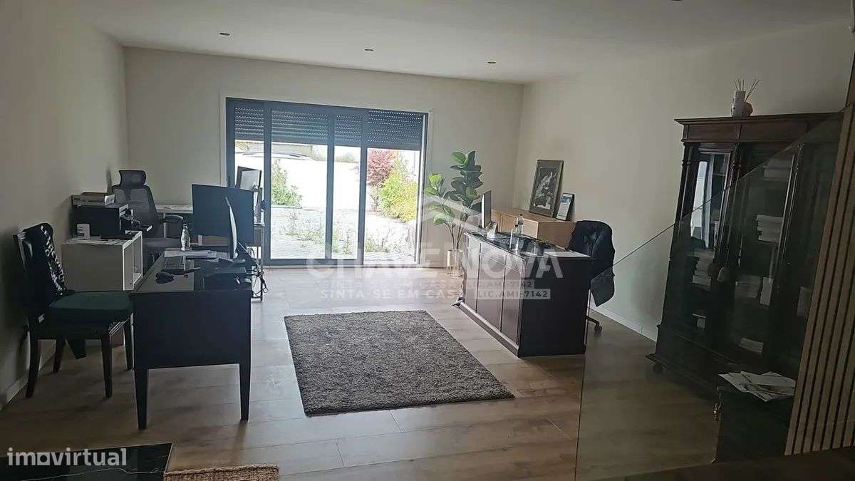 Moradia V3 com Mezzanine em Oliveira do Douro-3
