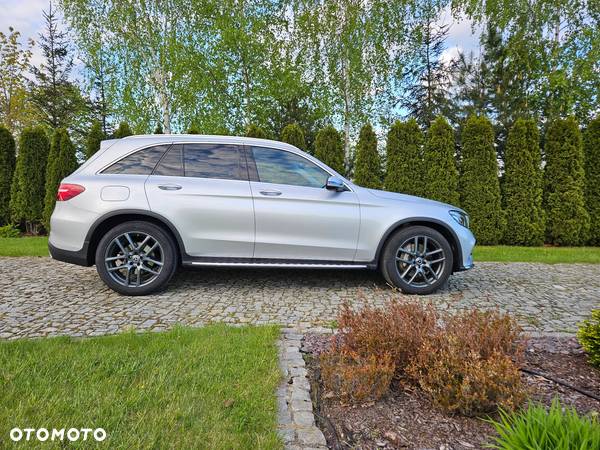 Mercedes-Benz GLC 250 4Matic 9G-TRONIC AMG Line - 3