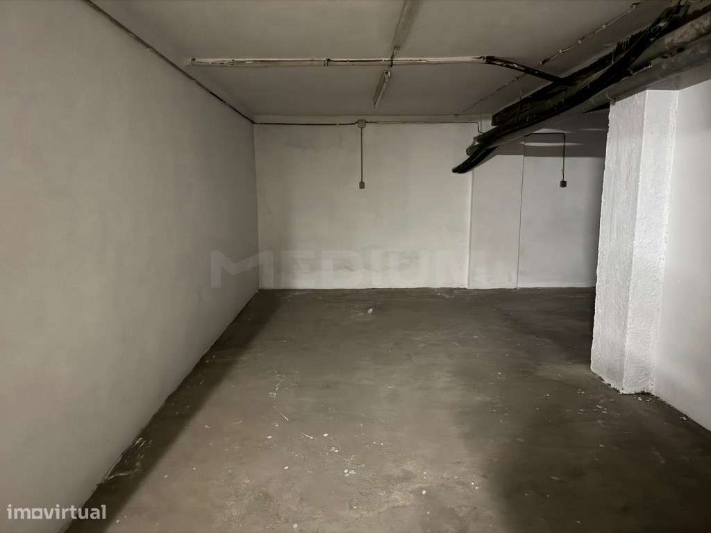 Garagem fechada no centro da cidade - Grande imagem: 4/5