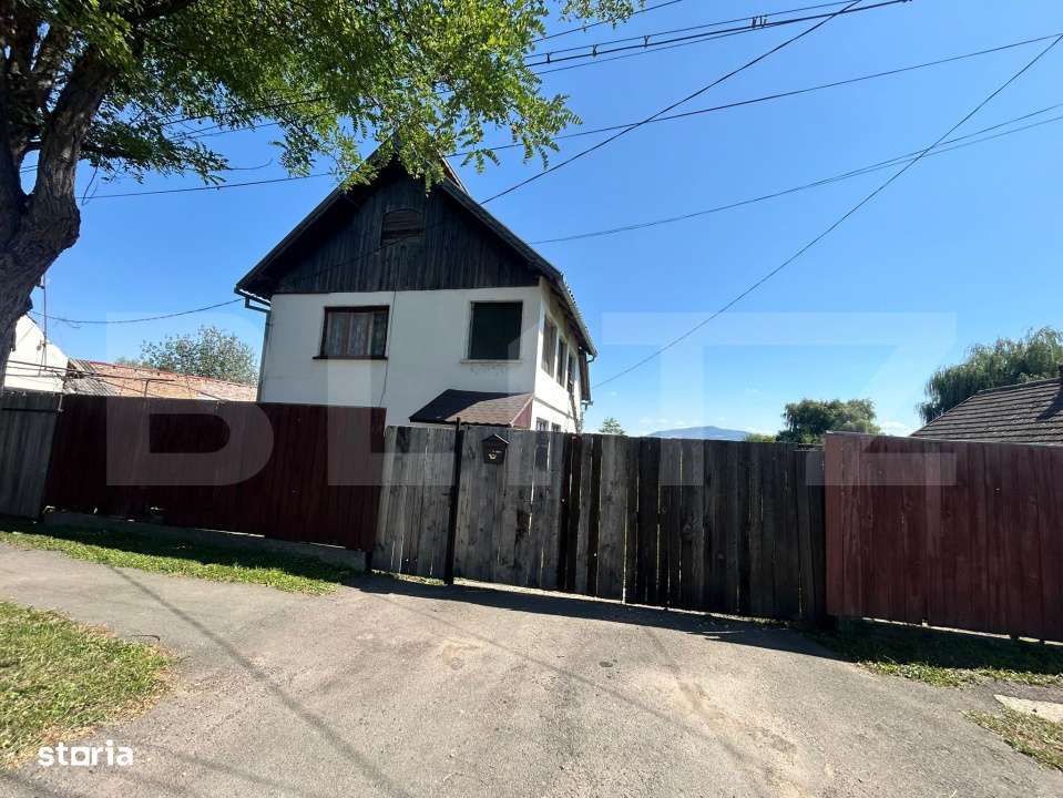 Casa cu parau in spatele curtii in Prejmer, ideala pentru investitie - Imagine principală: 3/16