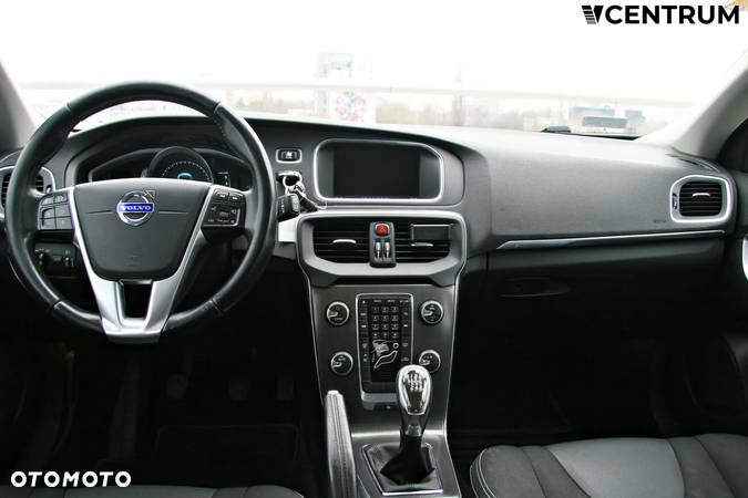 Volvo V40 D2 Momentum - 10