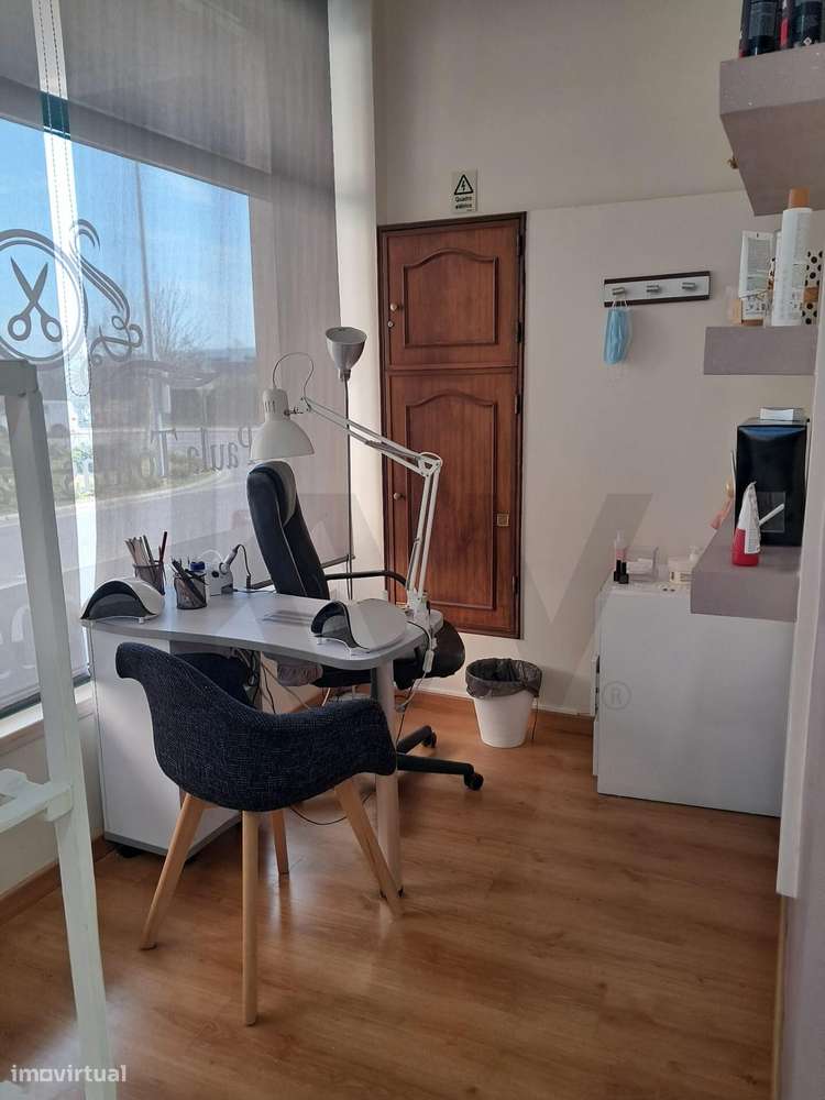 Cabeleireiro mobilado para trespasse em Mem Martins - Grande imagem: 4/17