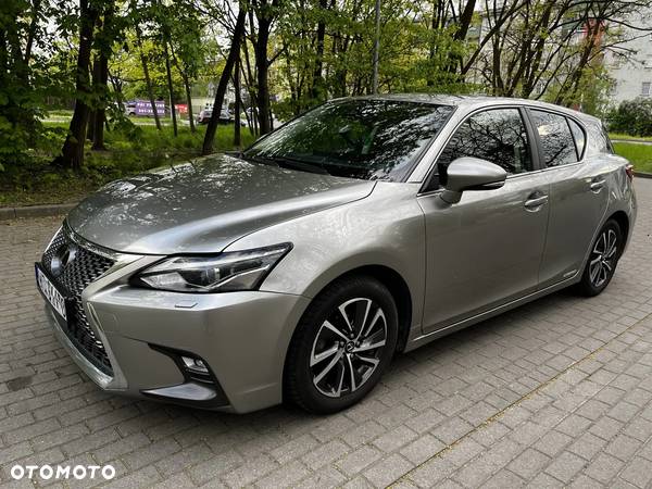 Lexus CT - 4