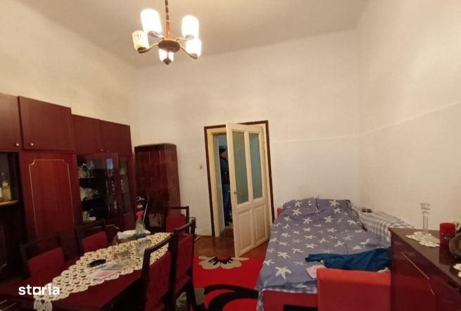 Apt CENTRU,2 camere cu pivniță și parcare lângă magazin SORA-1