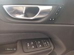 Volvo XC 60 2.0 B4 Plus Dark - 6