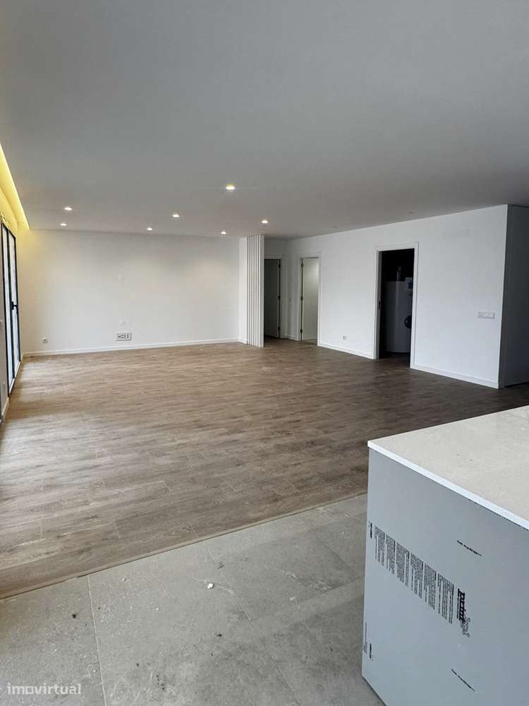 T3 Novo - Leiria - 300m2 Jardim-7