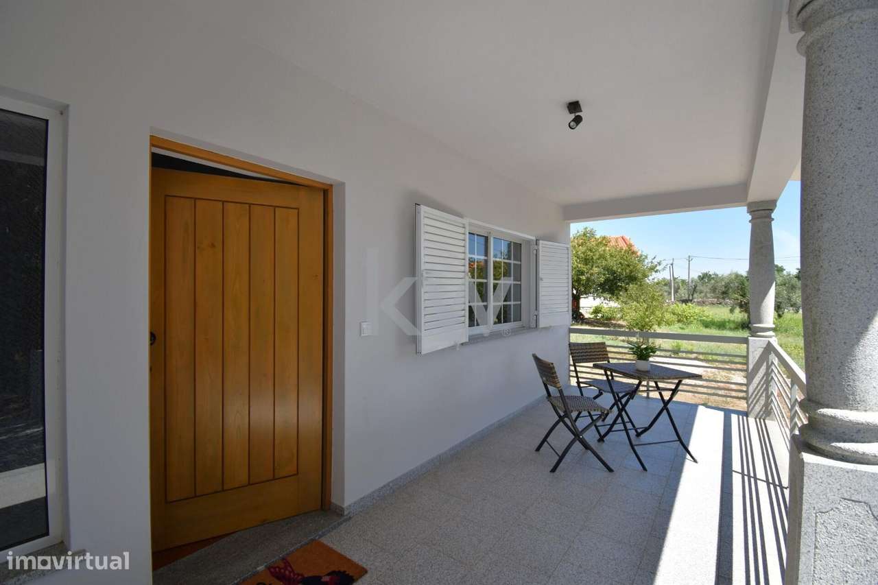 Moradia remodelada T3  com sótão | Garagem e Arrumos | Santa Eulália, - Grande imagem: 4/34