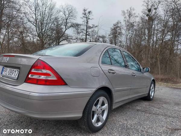 Mercedes-Benz Klasa C 180 T Kompr Avantgarde - 7