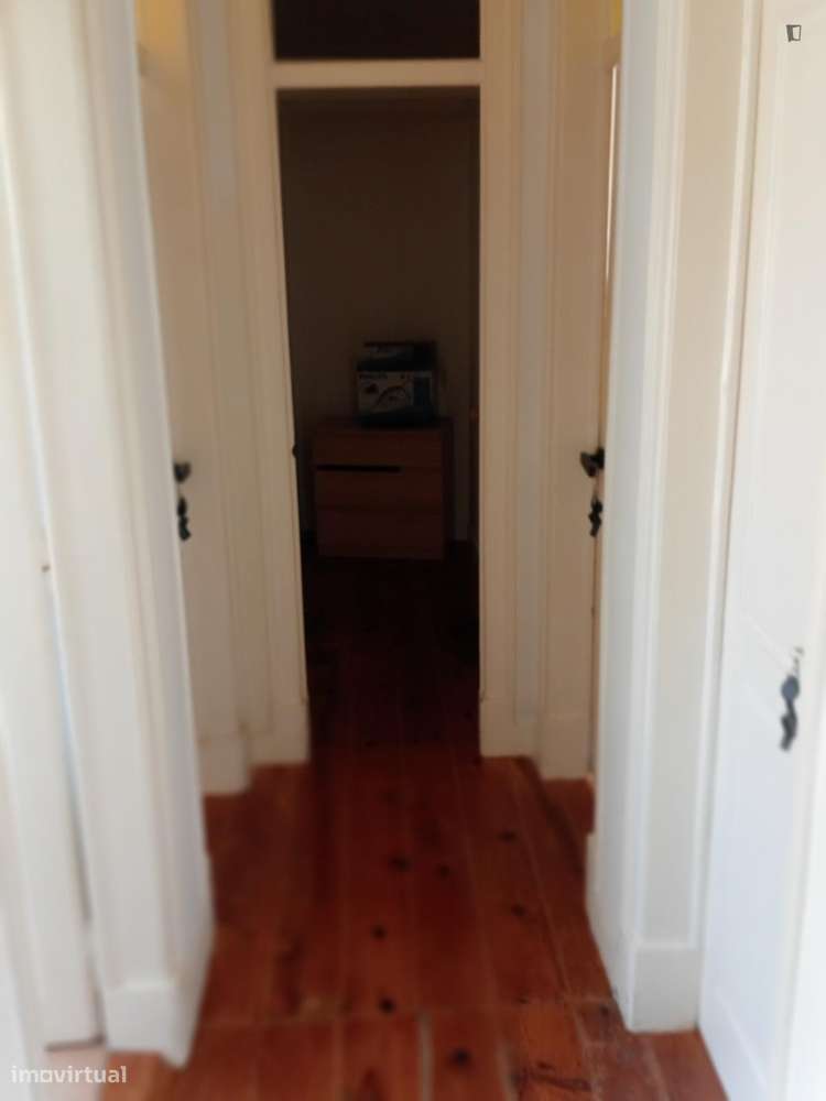 Quarto - localizado em Alameda Lisbon - Grande imagem: 2/10