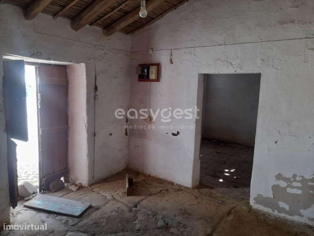 Moradia para recuperar com terreno rústico em São Pedro de Solis - Grande imagem: 5/20