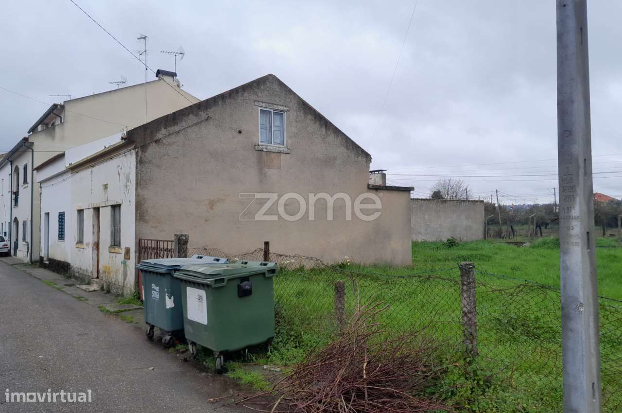 Moradia para Reabilitação com Terreno | Rossio ao Sul do Tejo - Grande imagem: 1/15