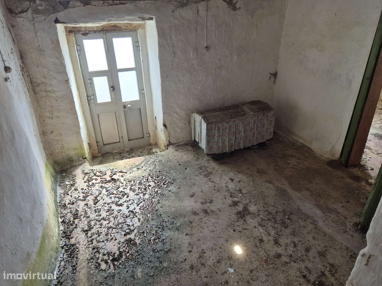 2 moradias terreas com terreno separado na Corte Zorrinho-Almodovar-6