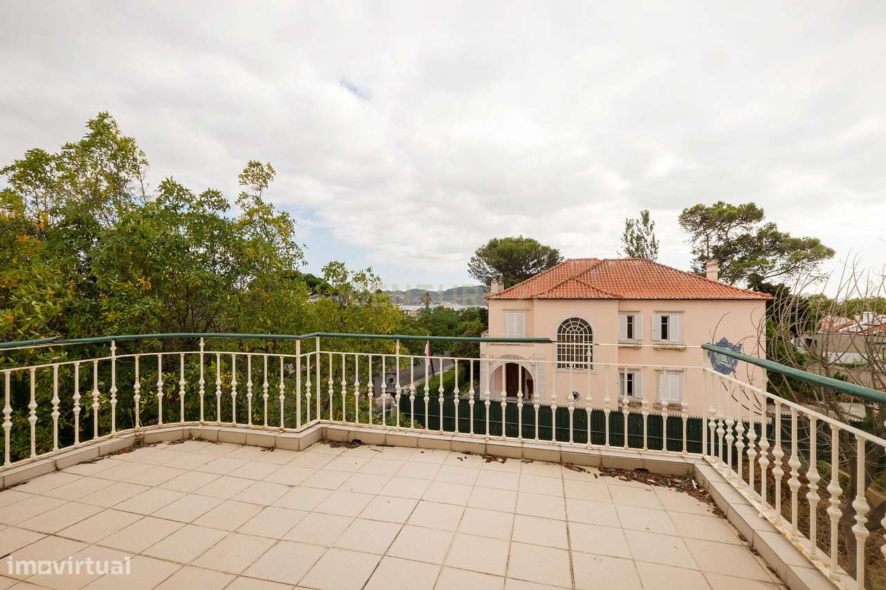 Fantástica Moradia no Restelo - Belém-23