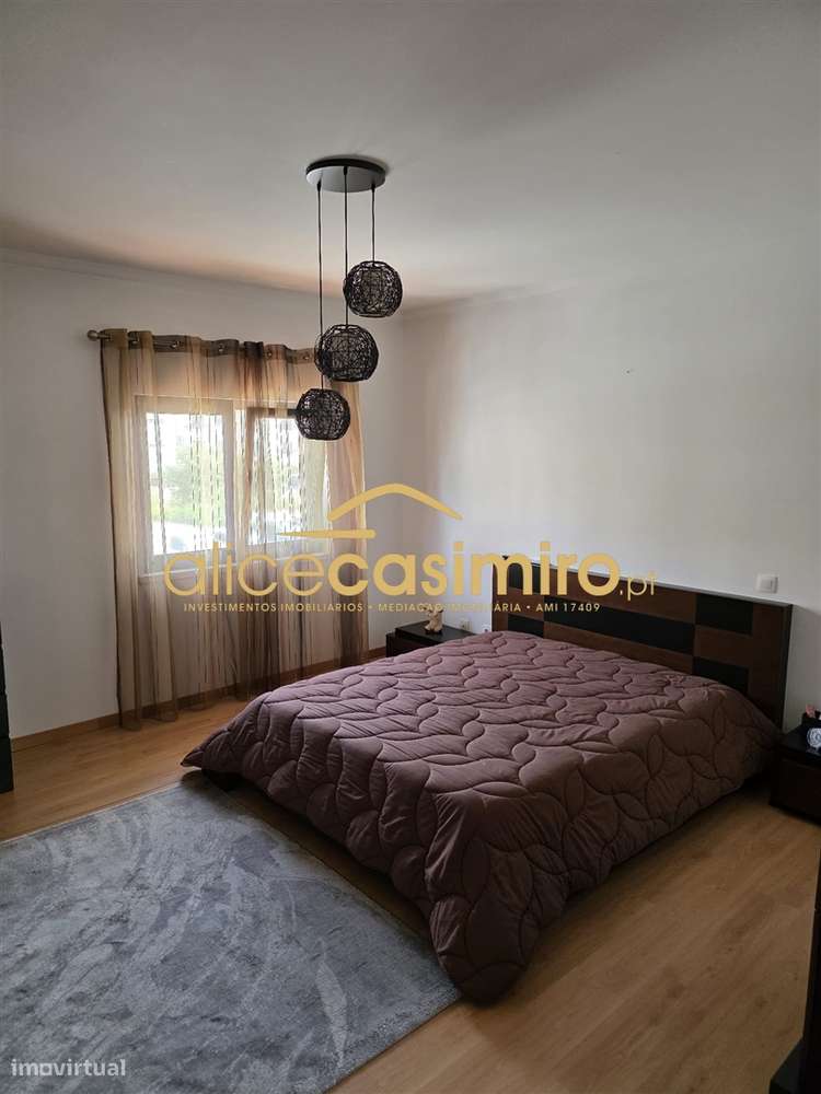 Moradia T4 - boas áreas- excelente estado!-31