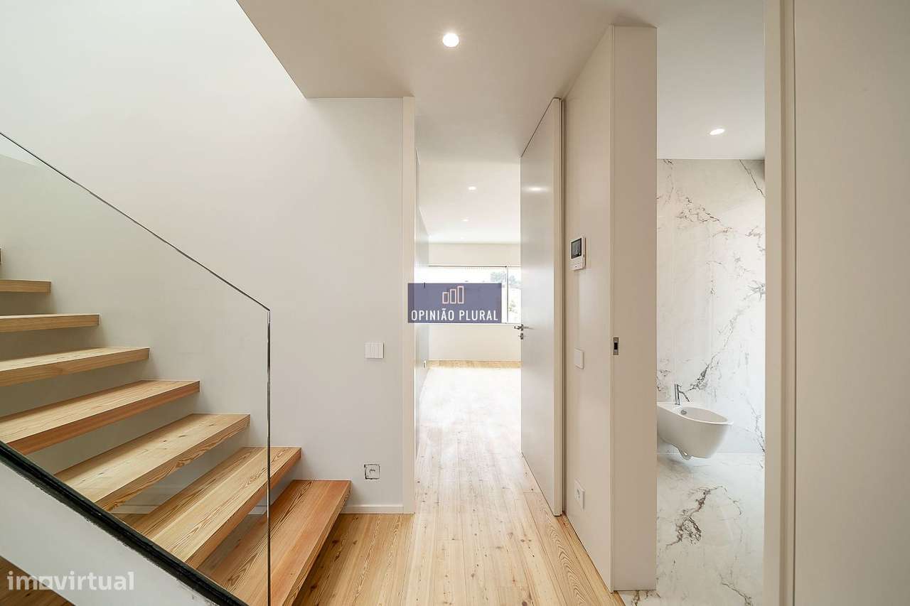 Espaçosa Moradia T4 com Escritório e Piscina - Pronta a Habitar-10