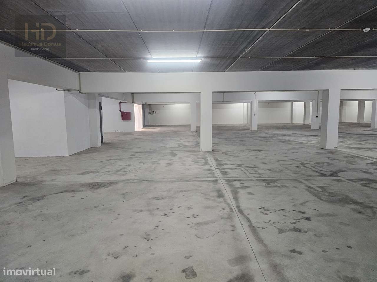 Armazém para venda ou aluguer na zona industrial de Grijó-5