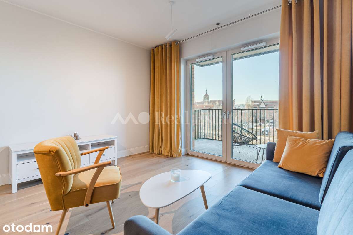 Widok na kanał na Stępce i panoramę Gdańska-2