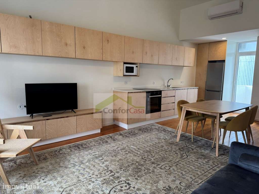 Apartamento T2 mobilado com ar condicionado no Centro Histórico - R... - Grande imagem: 2/14
